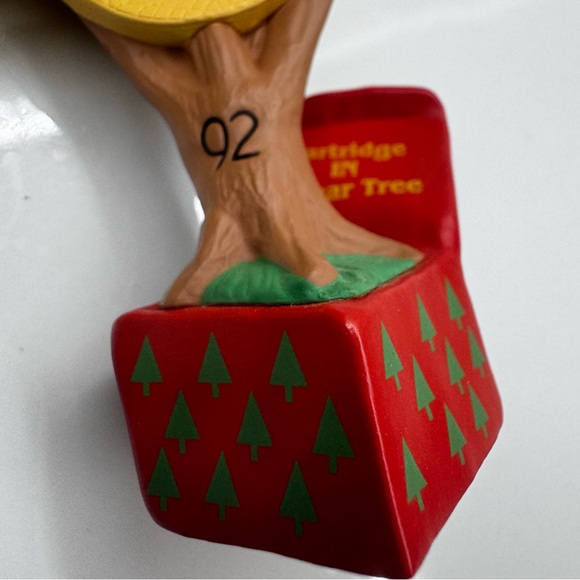 Hallmark Keepsake Ornament 1992 Partridge IN a Pear Tree vintage - Picture 5 of 10